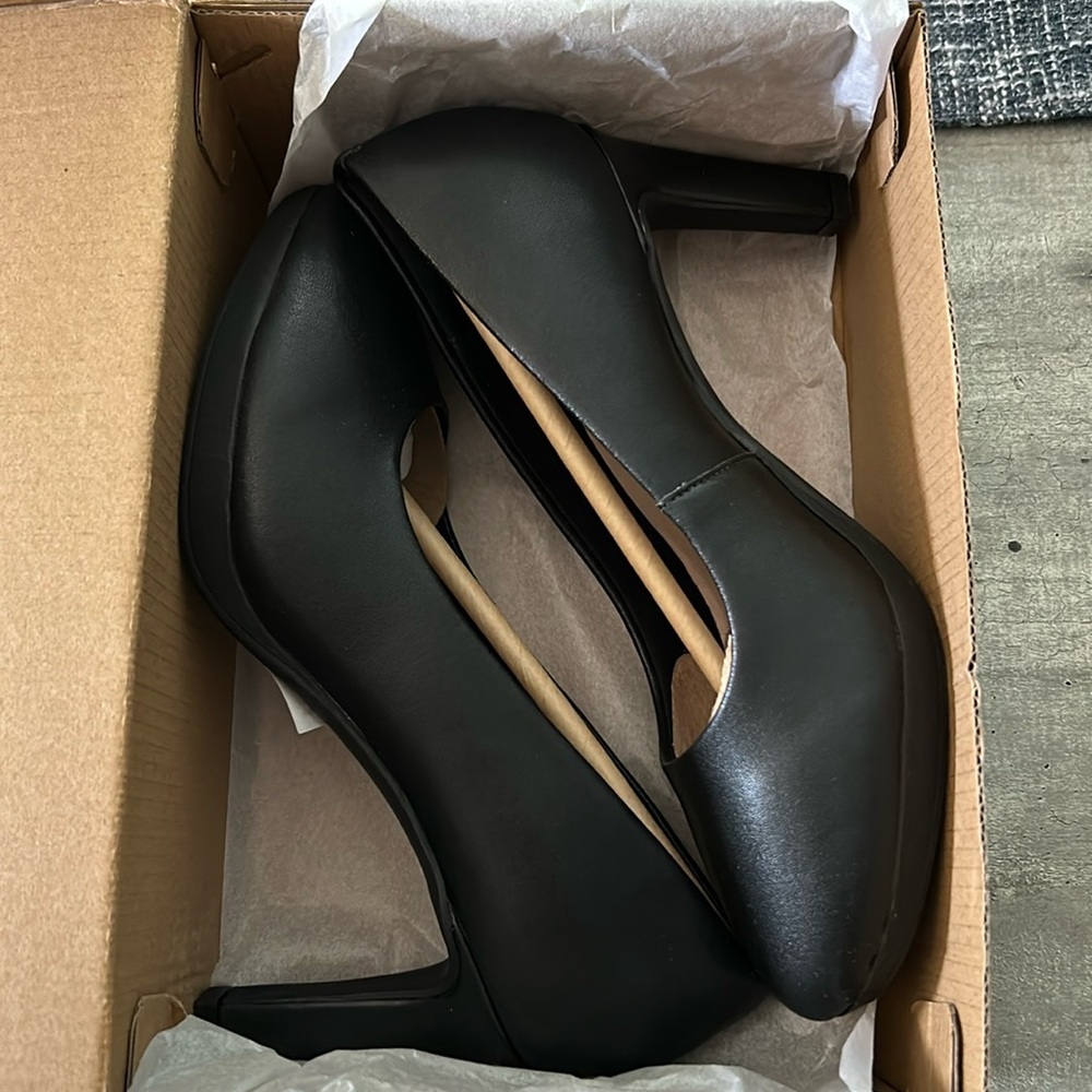 NIB Collection by Clarke AMBYR JOY Pumps 7M